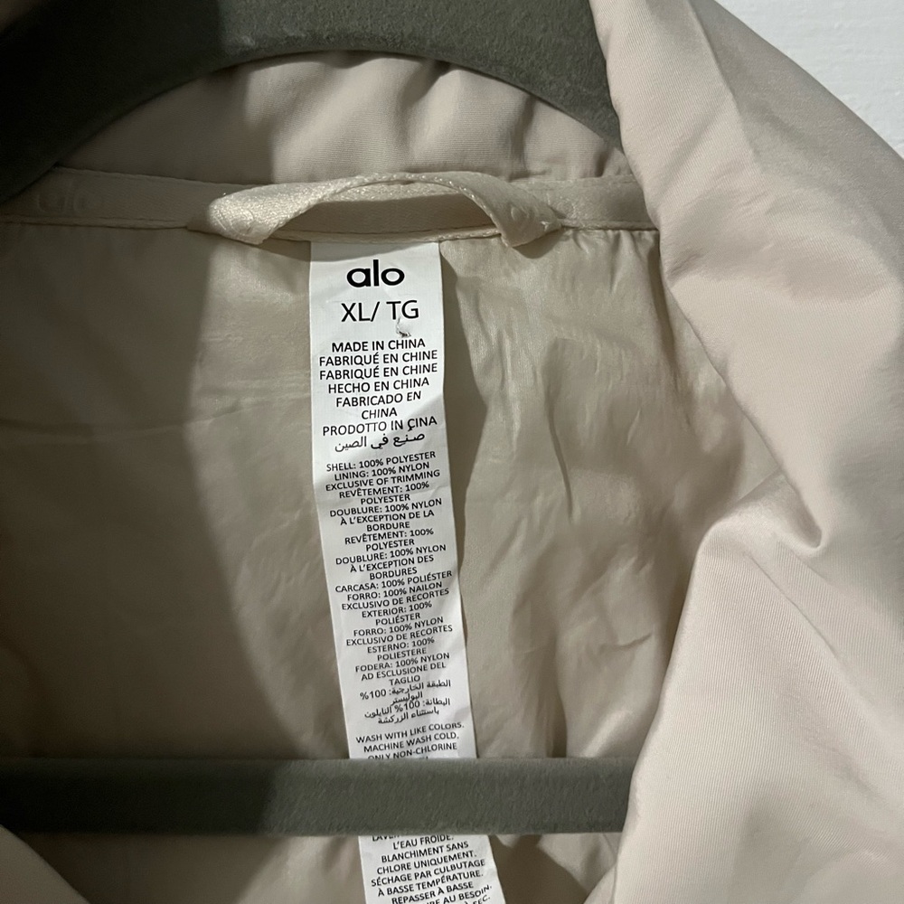 Alo Yoga Legend Jacket - Picture 4 of 6